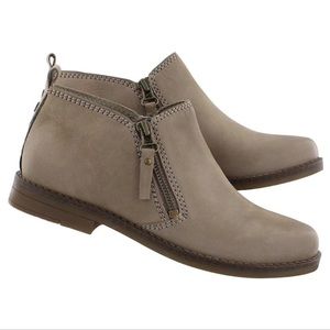 Hush puppies booties